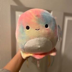 Janet the Jellyfish Squishmallow